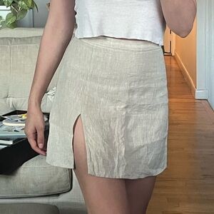 Reformation Baker Linen Skirt in Oatmeal. Size 2